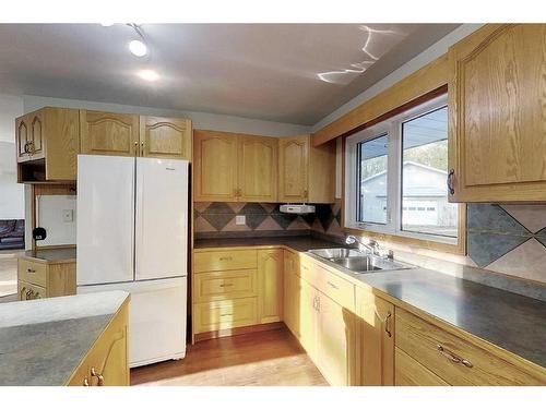 56108 Range Road 152A, Rural Yellowhead County, AB - Indoor Photo Showing Kitchen With Double Sink