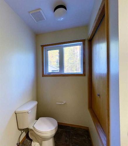 56108 Range Road 152A, Rural Yellowhead County, AB - Indoor Photo Showing Bathroom