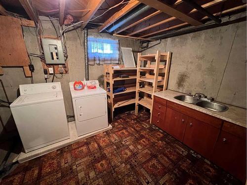 278 Macleod Avenue, Hinton, AB - Indoor Photo Showing Laundry Room