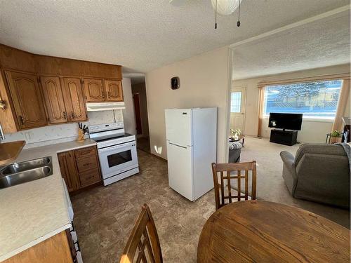 278 Macleod Avenue, Hinton, AB - Indoor Photo Showing Kitchen With Double Sink