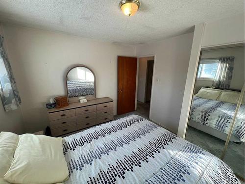 278 Macleod Avenue, Hinton, AB - Indoor Photo Showing Bedroom