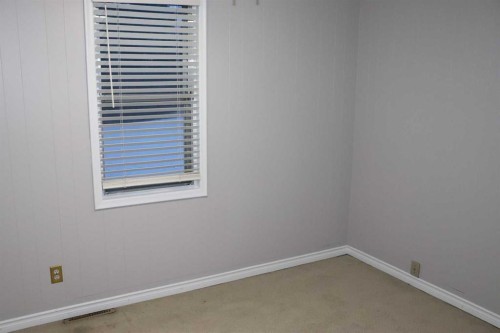 4702 4 Avenue, Edson, AB - Indoor Photo Showing Other Room