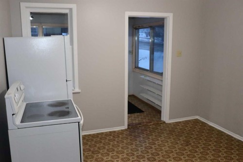4702 4 Avenue, Edson, AB - Indoor Photo Showing Laundry Room