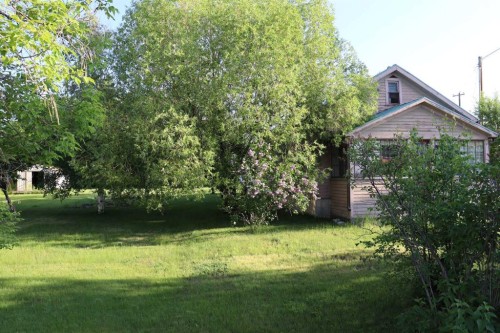 4702 4 Avenue, Edson, AB - Outdoor