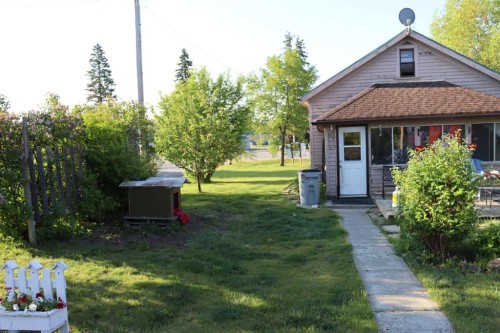 4702 4 Avenue, Edson, AB - Outdoor