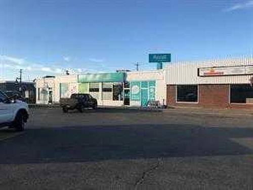 8 Commercial Court, Fox Creek, AB 