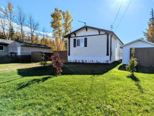 7 4 Avenue Sw, Faust, AB - Outdoor