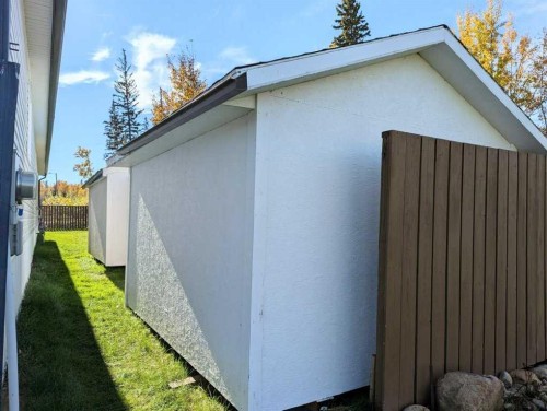 7 4 Avenue Sw, Faust, AB - Outdoor With Exterior