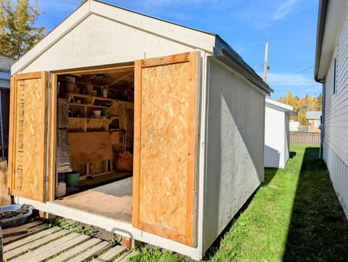 7 4 Avenue Sw, Faust, AB - Outdoor With Exterior