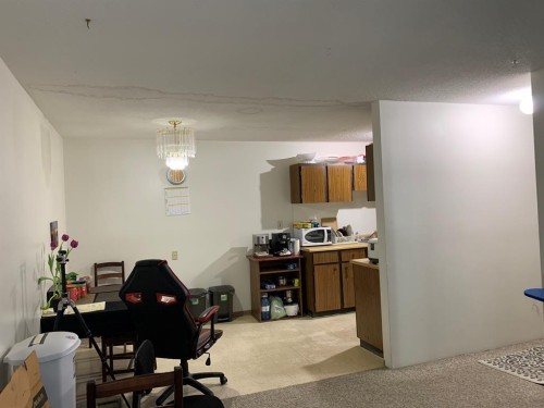 211-5317 5 Avenue, Edson, AB - Indoor Photo Showing Other Room