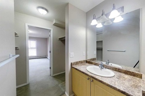 302-1615 41 Street, Edson, AB - Indoor Photo Showing Bathroom
