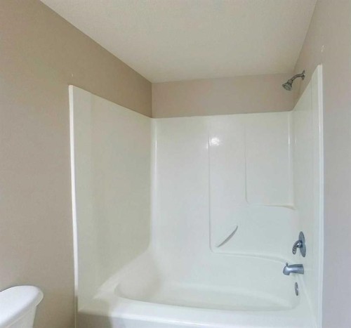 302-1615 41 Street, Edson, AB - Indoor Photo Showing Bathroom