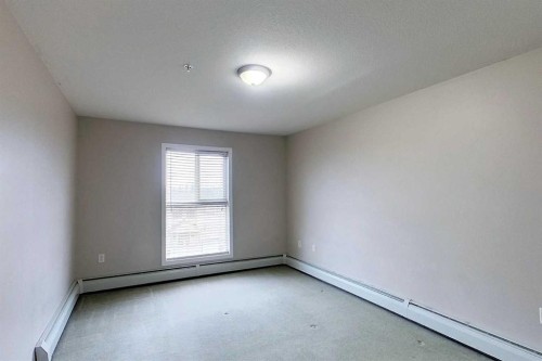 302-1615 41 Street, Edson, AB - Indoor Photo Showing Other Room