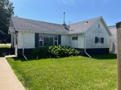 5015 51 Avenue  Whitecourt, AB T7S 1P4