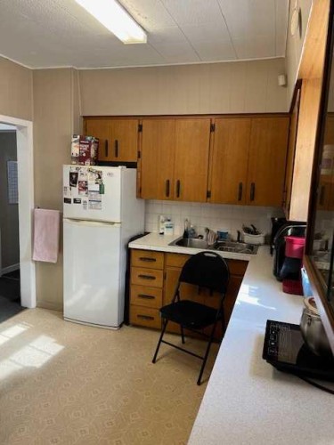 5015 51 Avenue, Whitecourt, AB 
