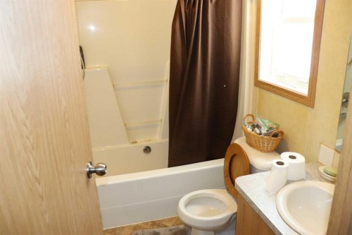 5001 51 Street, Robb, AB - Indoor Photo Showing Bathroom
