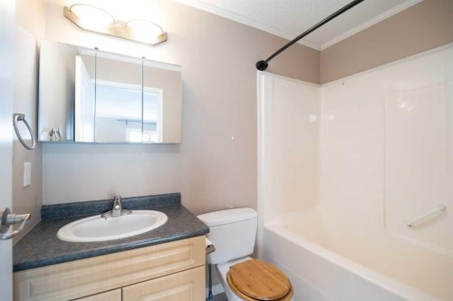204-2814 48 Avenue, Athabasca, AB - Indoor Photo Showing Bathroom