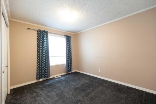 204-2814 48 Avenue, Athabasca, AB - Indoor Photo Showing Other Room