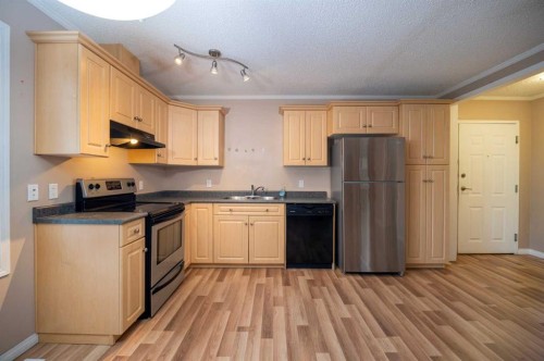 204-2814 48 Avenue, Athabasca, AB - Indoor Photo Showing Kitchen With Double Sink