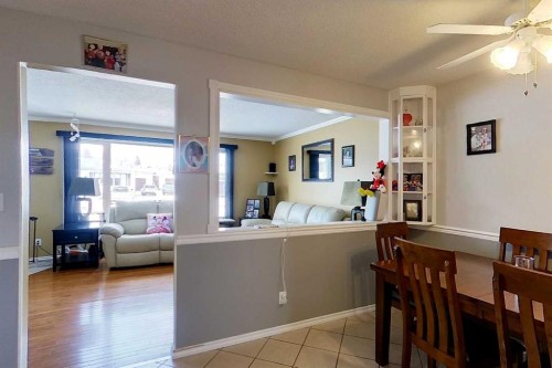5743 9 Avenue, Edson, AB - Indoor Photo Showing Dining Room