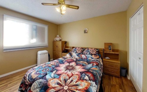 5743 9 Avenue, Edson, AB - Indoor Photo Showing Bedroom
