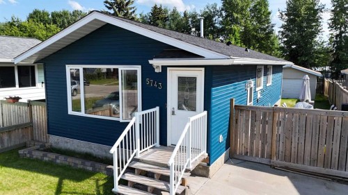 5743 9 Avenue  Edson, AB T7E 1J3