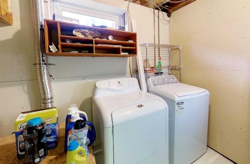 5743 9 Avenue, Edson, AB - Indoor Photo Showing Laundry Room