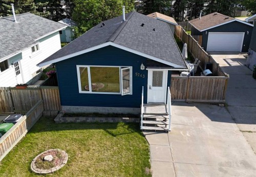 5743 9 Avenue, Edson, AB - Outdoor