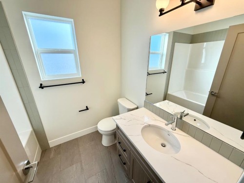 128 Trestle Place, Hinton, AB - Indoor Photo Showing Bathroom