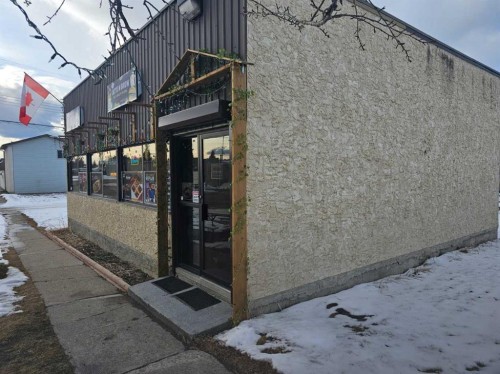 Kiosk-4912 49 Avenue, Mayerthorpe, AB 