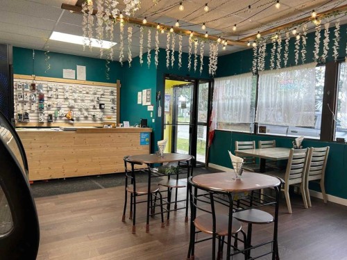 Kiosk-4912 49 Avenue, Mayerthorpe, AB 