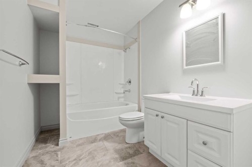 18 Sonoma Key, Whitecourt, AB - Indoor Photo Showing Bathroom