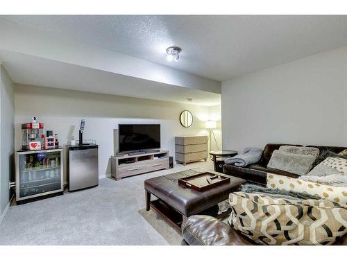 215 Auburn Meadows Place Se, Calgary, AB - Indoor Photo Showing Living Room