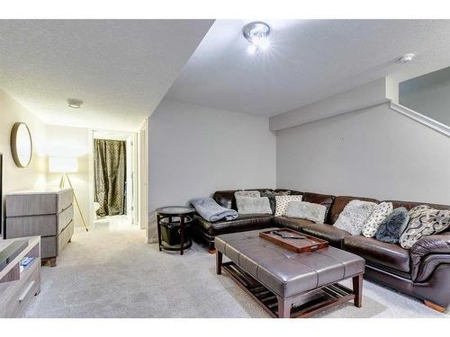 215 Auburn Meadows Place Se, Calgary, AB - Indoor Photo Showing Living Room