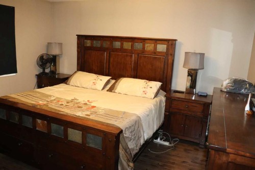 6663 15 Avenue, Edson, AB - Indoor Photo Showing Bedroom