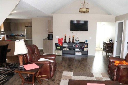 6663 15 Avenue, Edson, AB - Indoor Photo Showing Living Room