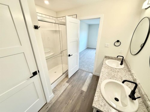 326B Boutin Avenue, Hinton, AB - Indoor Photo Showing Bathroom