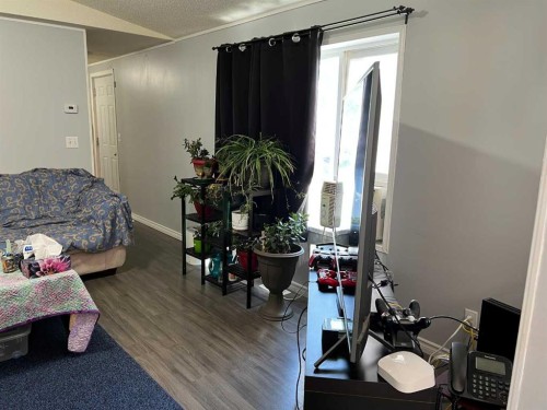 903 5 Avenue, Fox Creek, AB - Indoor