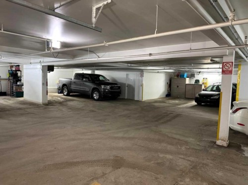 406-5037 7 Avenue, Edson, AB - Indoor Photo Showing Garage