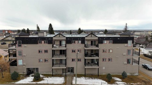 406-5037 7 Avenue, Edson, AB - Outdoor With Balcony
