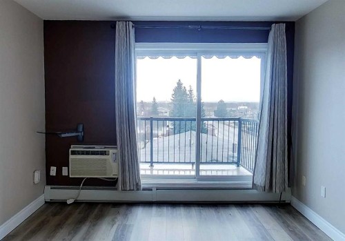406-5037 7 Avenue, Edson, AB - Indoor Photo Showing Other Room