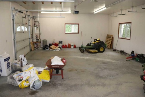 53203A Range Road 183, Rural Yellowhead County, AB - Indoor Photo Showing Garage