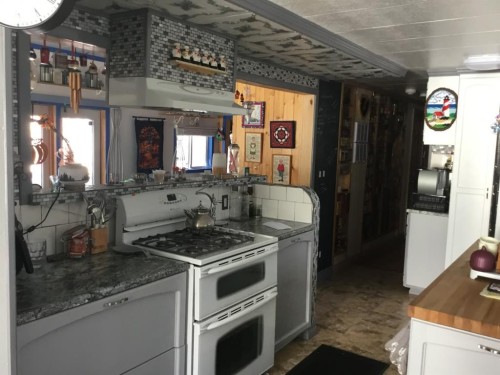 453 Grassy Way, Red Earth Creek, AB - Indoor Photo Showing Kitchen