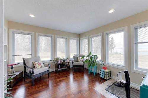 30 Executive Estates, Canyon Creek, AB - Indoor Photo Showing Living Room