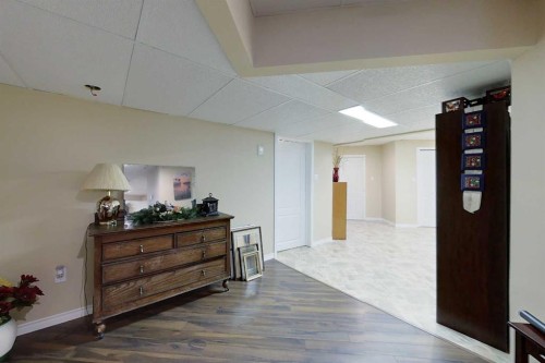 30 Executive Estates, Canyon Creek, AB - Indoor
