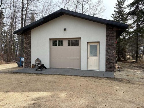 30 Executive Estates, Canyon Creek, AB - Outdoor