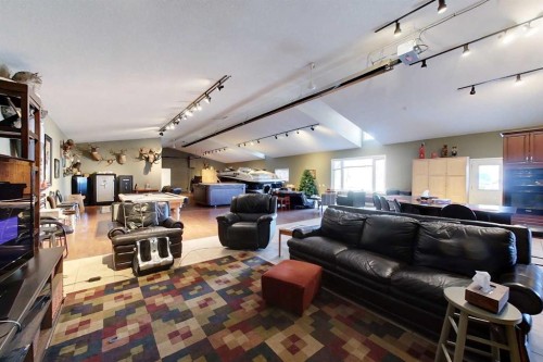 30 Executive Estates, Canyon Creek, AB - Indoor