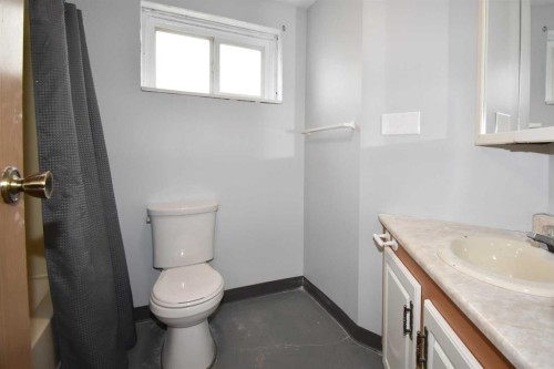 119 Lodgepole Drive, Hinton, AB - Indoor Photo Showing Bathroom