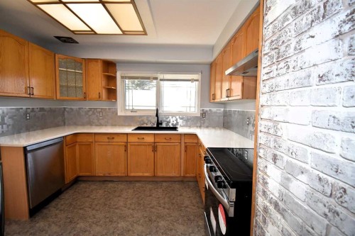 119 Lodgepole Drive, Hinton, AB - Indoor Photo Showing Kitchen