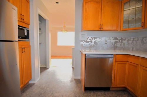 119 Lodgepole Drive, Hinton, AB - Indoor Photo Showing Kitchen